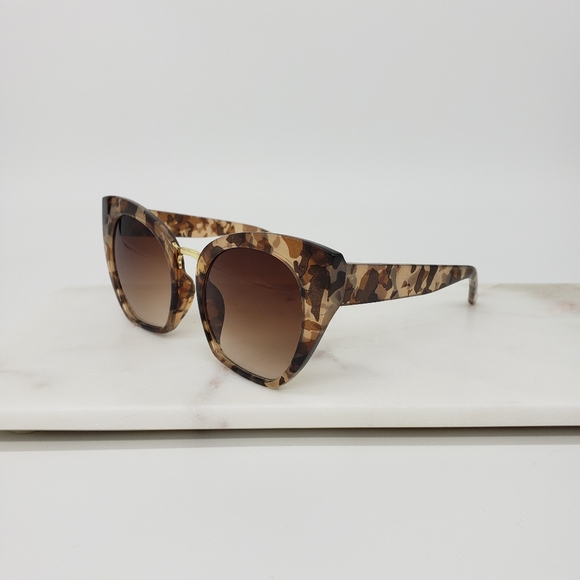 New Tortoise Oversized Cateye Sunglasses - Picture 6 of 9